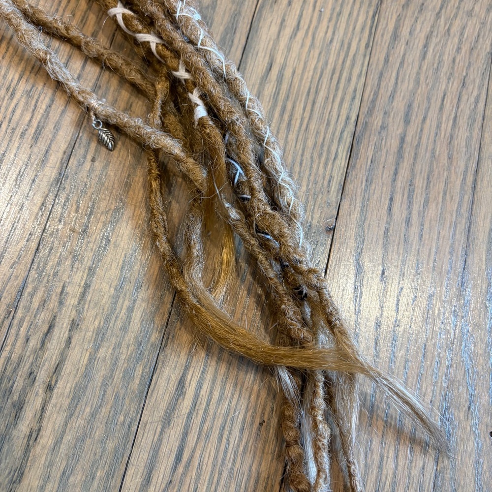 NWOT Five Double Ended Braided Synthetic Dread Extensions - 20” - Picture 4 of 5